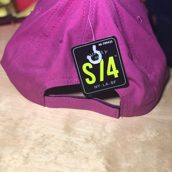 Feather Purple cap - Picture 2 of 2